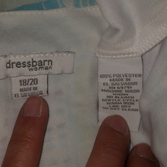 Dress Barn Size 18/20 flutter cap sleeve blouse - Picture 3 of 3